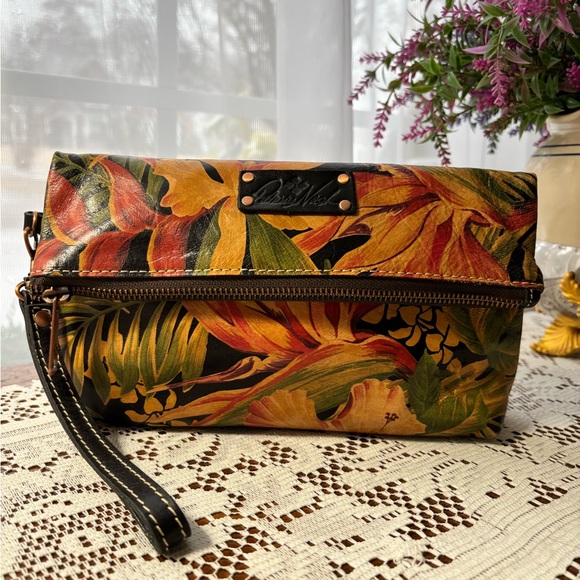 Patricia Nash Handbags - Patricia Nash Red and Orange Clutch with Tropical Print